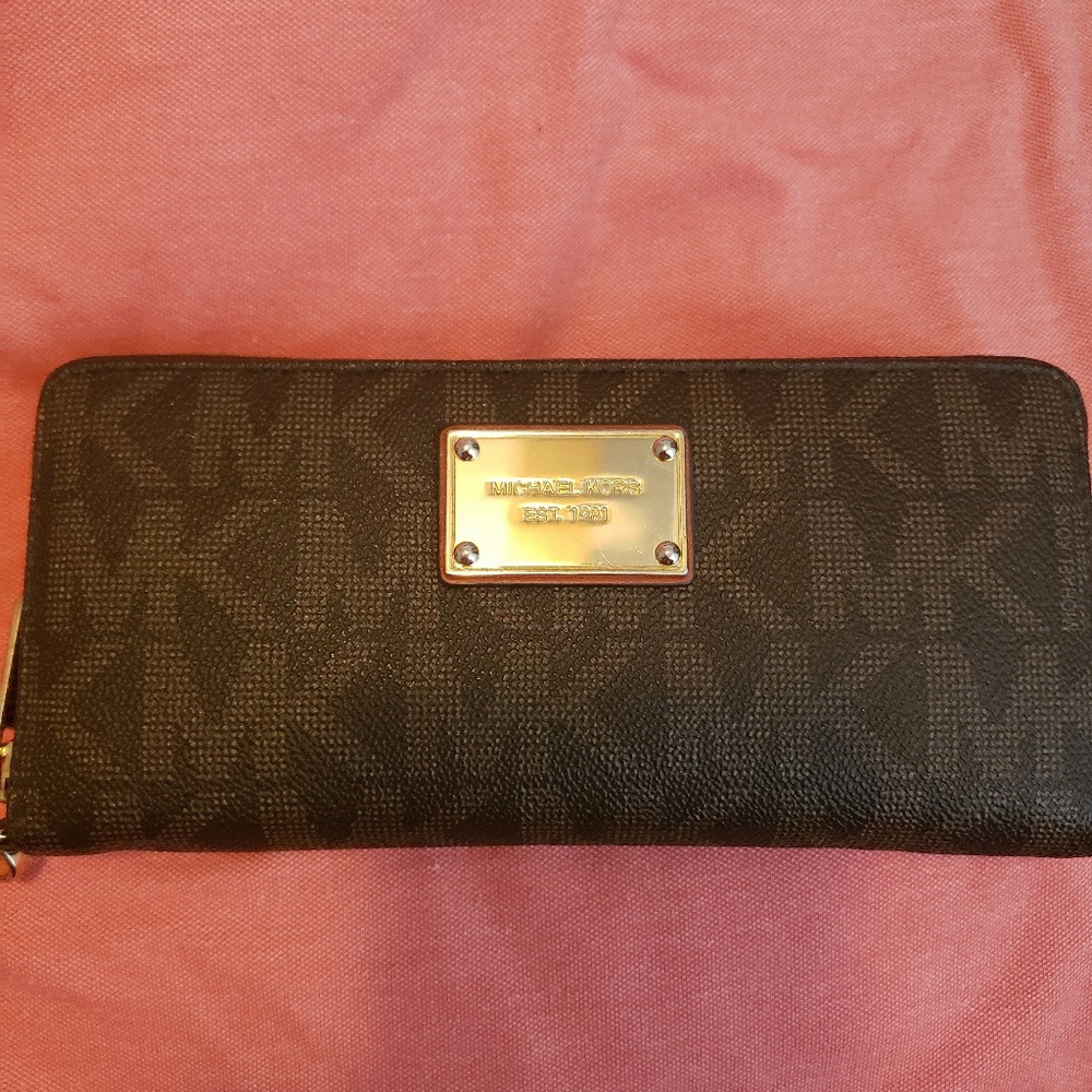 Michael Kors zip around wallet